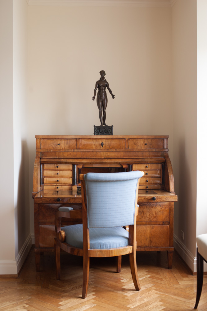 Interior Photography Dallas | Nude Bronze Figurine on Desk at Elizabeth Barlow Roger Home