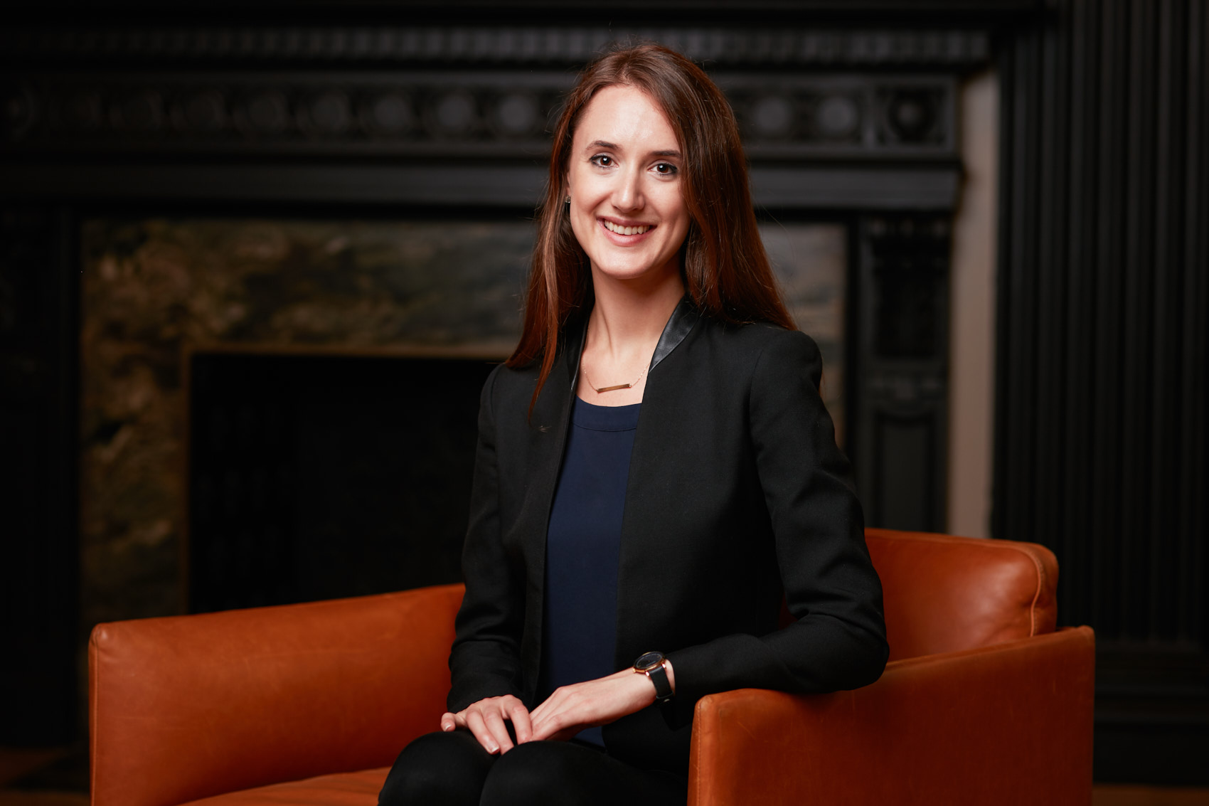 Modern Dallas Headshots | Stunning finance headshots of writer for EQ Derivatives